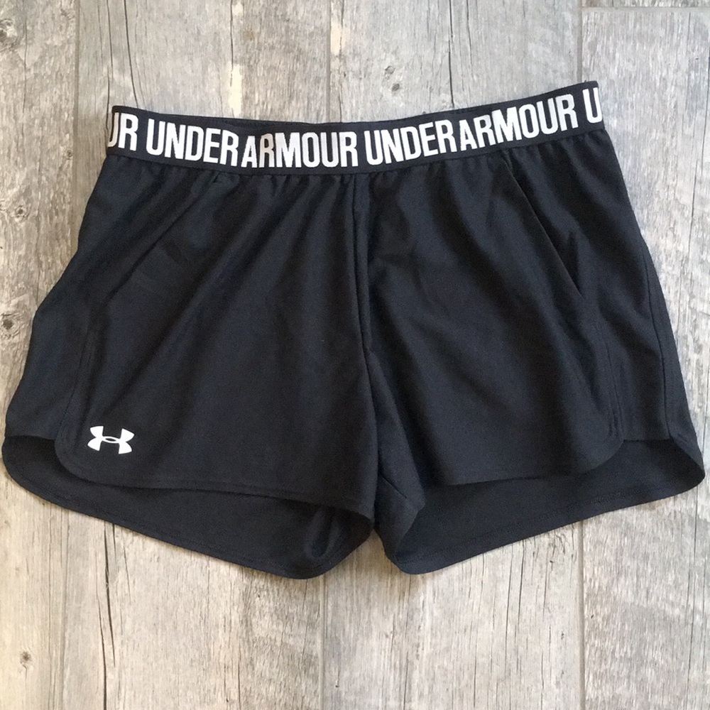 Under Armour shorts black large